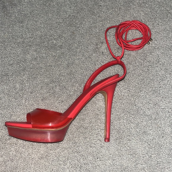 red heel tie and adjustable straps - Picture 2 of 8